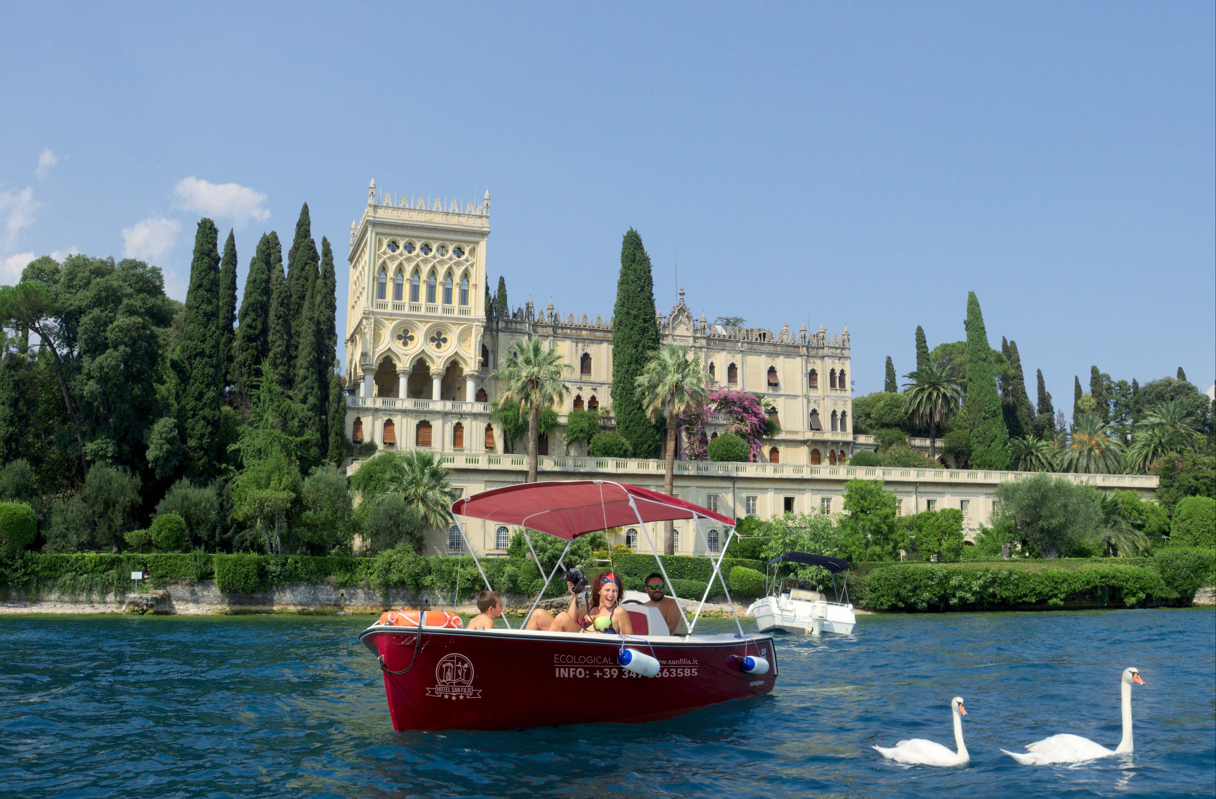 San Felice: 2h E-Boat Rental with Aperitif