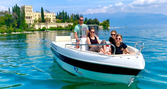 San Felice: 2h Electric Boat Rental