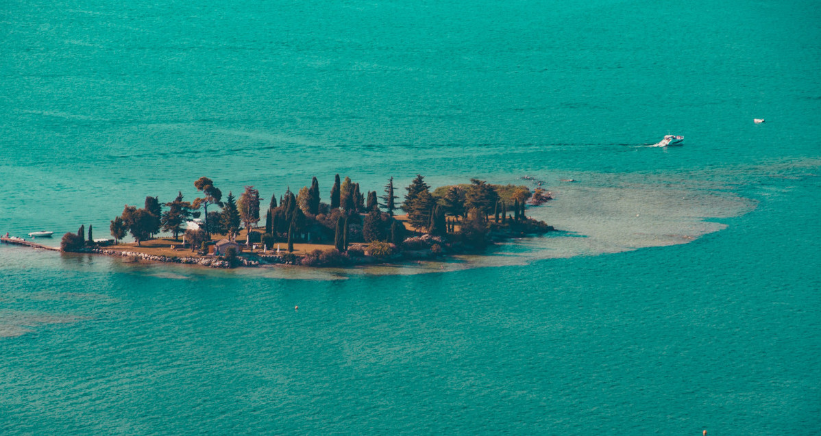 Entdecken Sie das Paradies der Isola dei Conigli (Isola San Biagio) am Gardasee