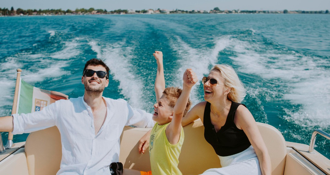 Private Garda Island Boat Tour from Sirmione/Desenzano