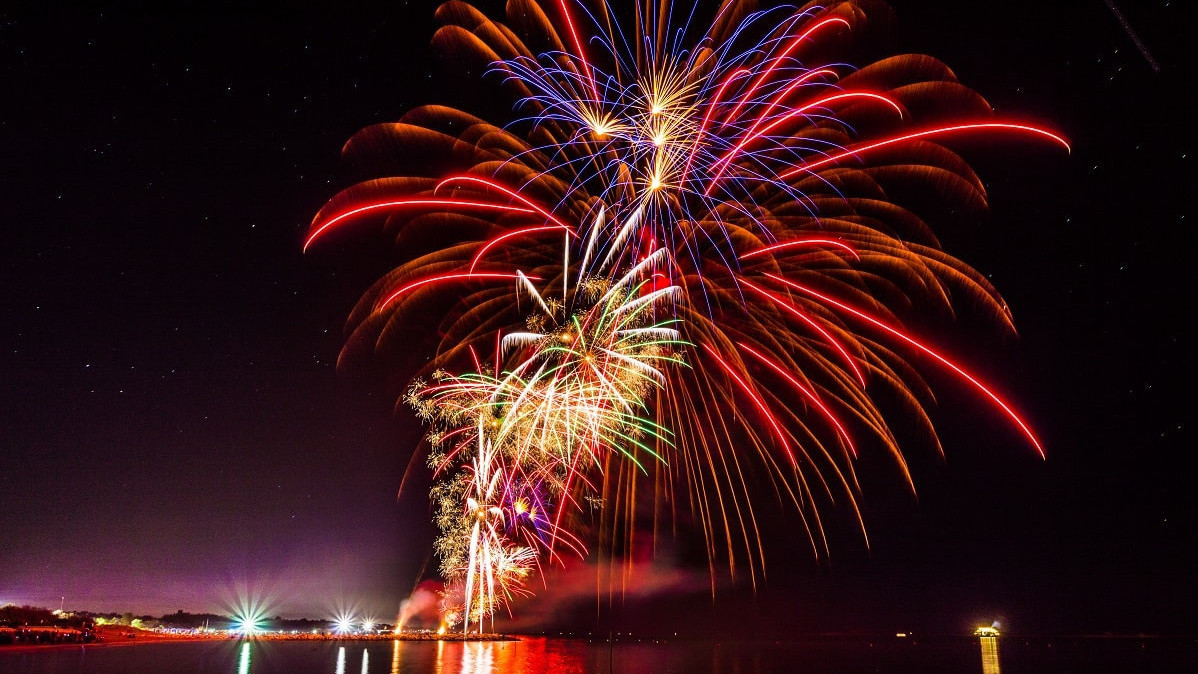 „Beach on Fire“ 2025: Eine Guinness-Nacht voller Feuerwerk und venezianischer Magie
