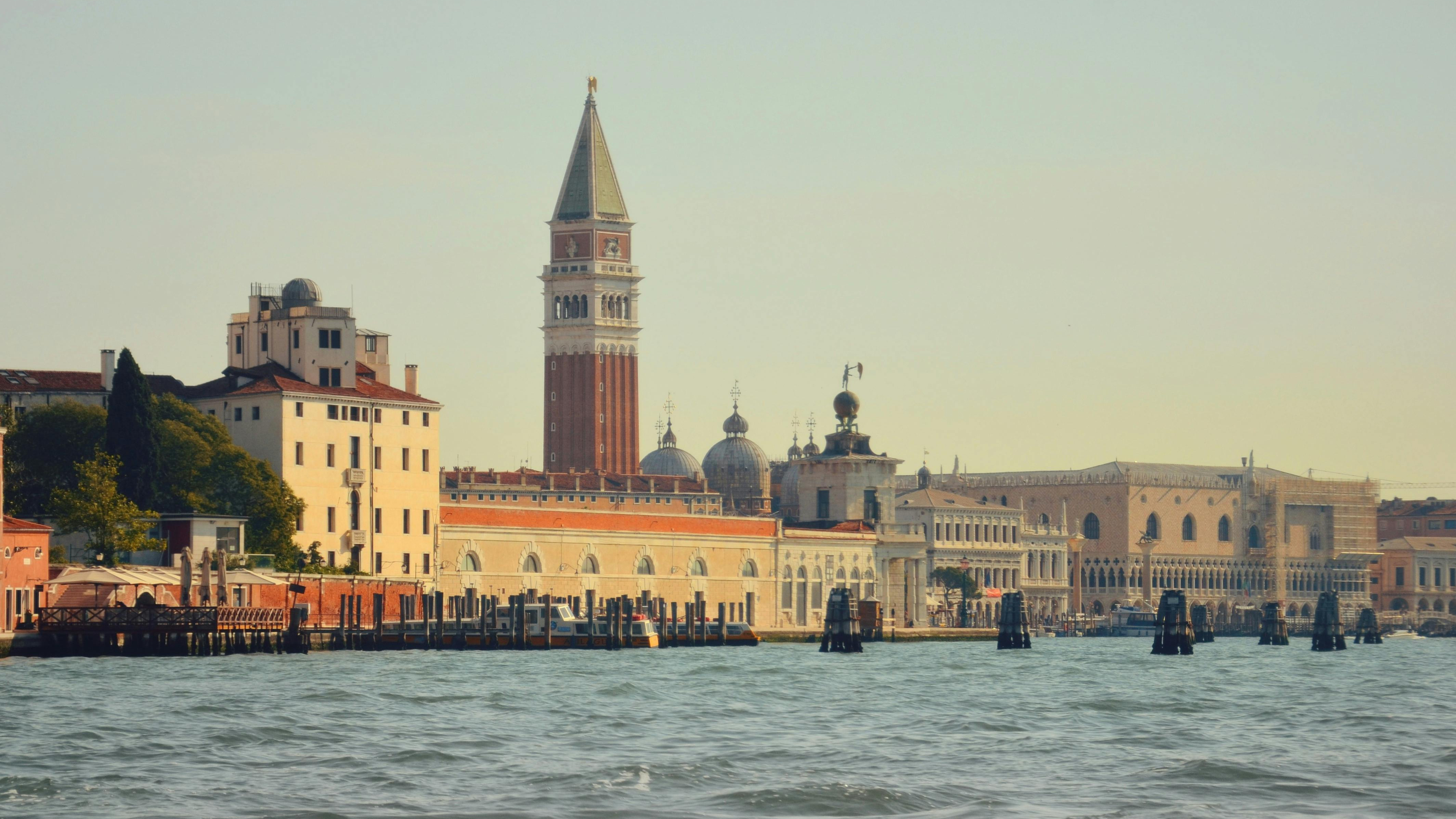 From Punta Sabbioni: Venice + Boat Tour of the Islands (Murano - Burano) + Parking